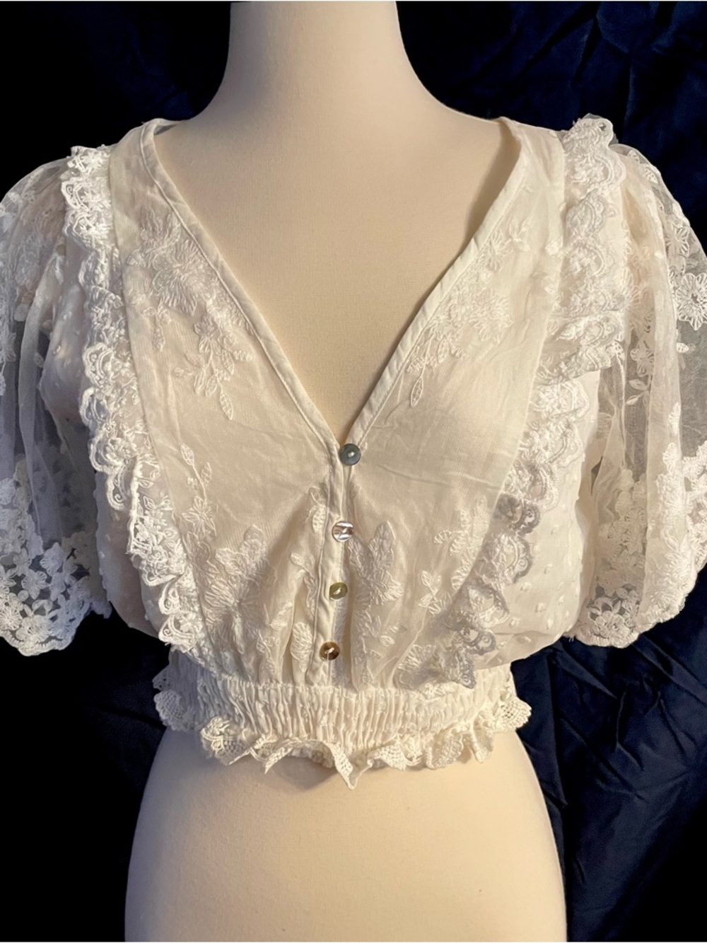 Source Unknown White Lace Cropped Peasant Blouse